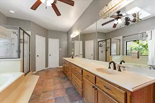 10 Wellington Ln, Conroe, TX 77304 - Photo 23