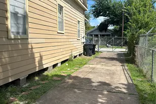 404 James St, Houston, TX 77009 - Photo 7