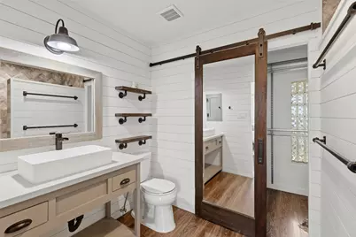 221 Oak Road, Clear Lake Shores, TX 77565 - Photo 9