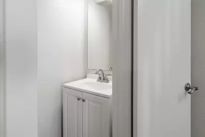 5000 Glenmont Drive, Houston, TX 77081 - Photo 17