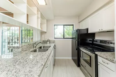3809 N Braeswood Boulevard #9, Houston, TX 77025 - Photo 9