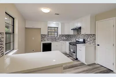 2606 Hillshire Drive, Deer Park, TX 77536 - Photo 5