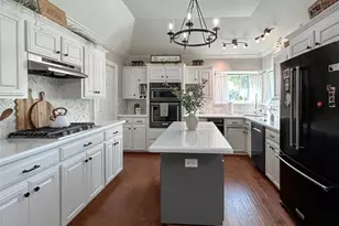 51 Orchid Ct, Lake Jackson, TX 77566 - Photo 3