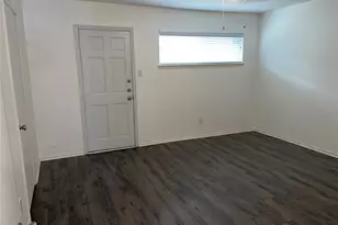 1110 W Tri Oaks Ln, Houston, TX 77043 - Photo 9