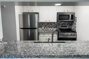 1110 W Tri Oaks Ln, Houston, TX 77043 - Photo 7