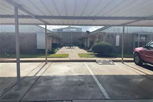 1110 W Tri Oaks Ln, Houston, TX 77043 - Photo 15