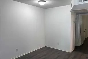 1110 W Tri Oaks Ln, Houston, TX 77043 - Photo 11