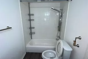 1110 W Tri Oaks Ln, Houston, TX 77043 - Photo 13