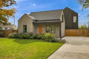 419 W 30th St, Houston, TX 77018 - Photo 1