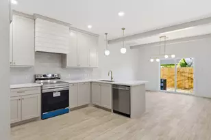 421 S Nugent St, La Porte, TX 77571 - Photo 9