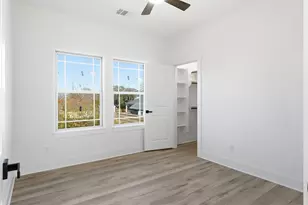 421 S Nugent St, La Porte, TX 77571 - Photo 17