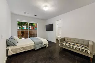 824 Ruthven St, Houston, TX 77019 - Photo 5