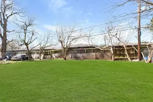 8118 Panay Dr, Houston, TX 77033 - Photo 11