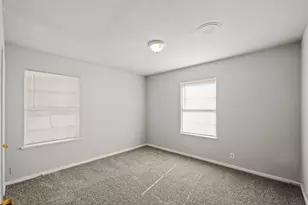 8118 Panay Dr, Houston, TX 77033 - Photo 9