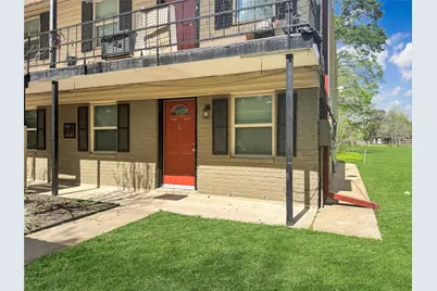 1016 E Walker Street #4, League City, TX 77573 - Photo 5