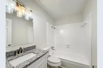 1016 E Walker Street #4, League City, TX 77573 - Photo 19