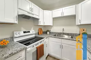 1016 E Walker St, League City, TX 77573 - Photo 3