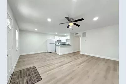 1016 E Walker Street #4, League City, TX 77573 - Photo 7