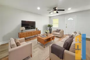 1016 E Walker St, League City, TX 77573 - Photo 1