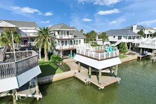 3910 Nueces Dr, Galveston, TX 77554 - Photo 1