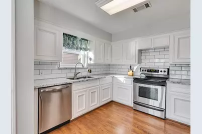 3910 Nueces Drive, Galveston, TX 77554 - Photo 19