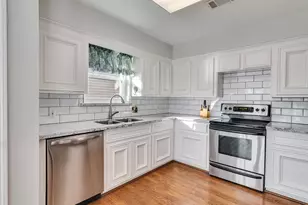 3910 Nueces Dr, Galveston, TX 77554 - Photo 19