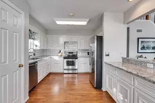 3910 Nueces Dr, Galveston, TX 77554 - Photo 17