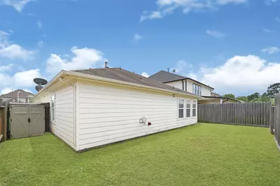 9825 Hyacinth Way, Conroe, TX 77385 - Photo 23