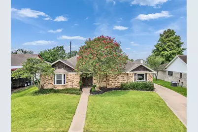 213 Valley Brook Drive, La Porte, TX 77571 - Photo 1