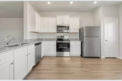 8220 Sunberry Shadow Drive, Houston, TX 77016 - Photo 3