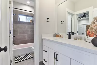 712 Pinemont Canyon Lane, Houston, TX 77018 - Photo 15