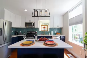 2015 Avenue L, Galveston, TX 77550 - Photo 3