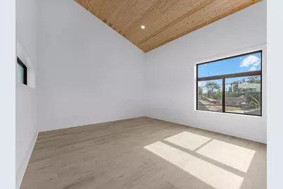 943 W 31st Street, Houston, TX 77018 - Photo 13