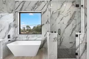 943 W 31st St, Houston, TX 77018 - Photo 15