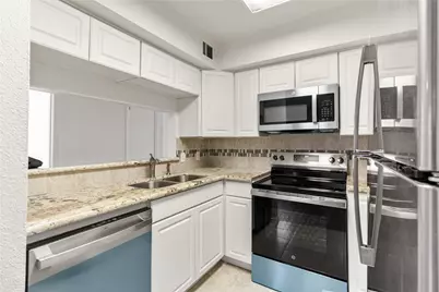 11002 Hammerly Boulevard #227, Houston, TX 77043 - Photo 15
