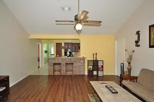 5421 Thistle Dr, Dickinson, TX 77539 - Photo 11