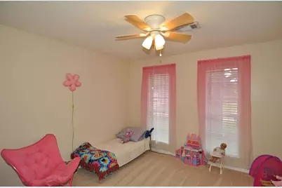 5421 Thistle Drive, Dickinson, TX 77539 - Photo 9