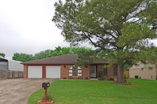 5421 Thistle Dr, Dickinson, TX 77539 - Photo 1