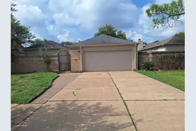 4030 Knoll Glen Drive, Houston, TX 77082 - Photo 1
