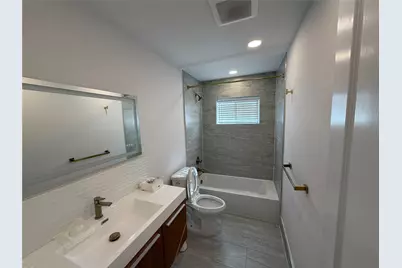 2218 Round Lake Dr Drive, Houston, TX 77077 - Photo 15