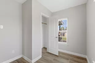 8902 1/2 Courtney Dr, Highlands, TX 77562 - Photo 15