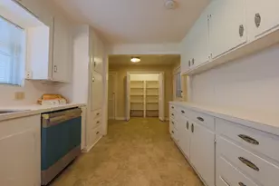 4745 Warm Springs Rd, Houston, TX 77035 - Photo 7