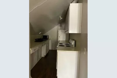 800 Travis Street #Attic, Columbus, TX 78934 - Photo 3