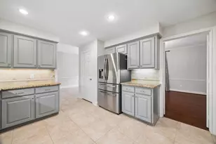 9517 Bayou Brook St, Houston, TX 77063 - Photo 11