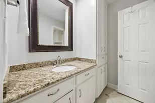 9517 Bayou Brook St, Houston, TX 77063 - Photo 27