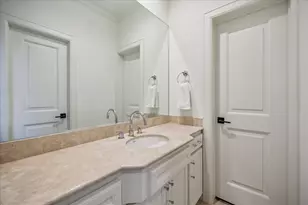 5201 Cedar Creek Dr, Houston, TX 77056 - Photo 37