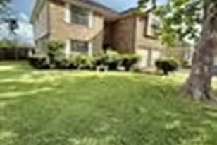 223 Almond Dr, Lake Jackson, TX 77566 - Photo 9