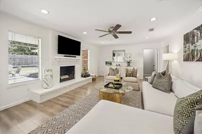 11010 Overbrook Lane, Houston, TX 77042 - Photo 9