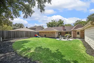 11010 Overbrook Ln, Houston, TX 77042 - Photo 23