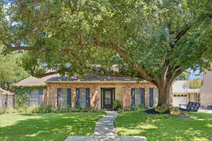 11010 Overbrook Ln, Houston, TX 77042 - Photo 1